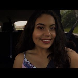 Meet your Posher, Cassandra